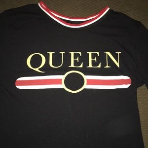 “Queen” cropped tee